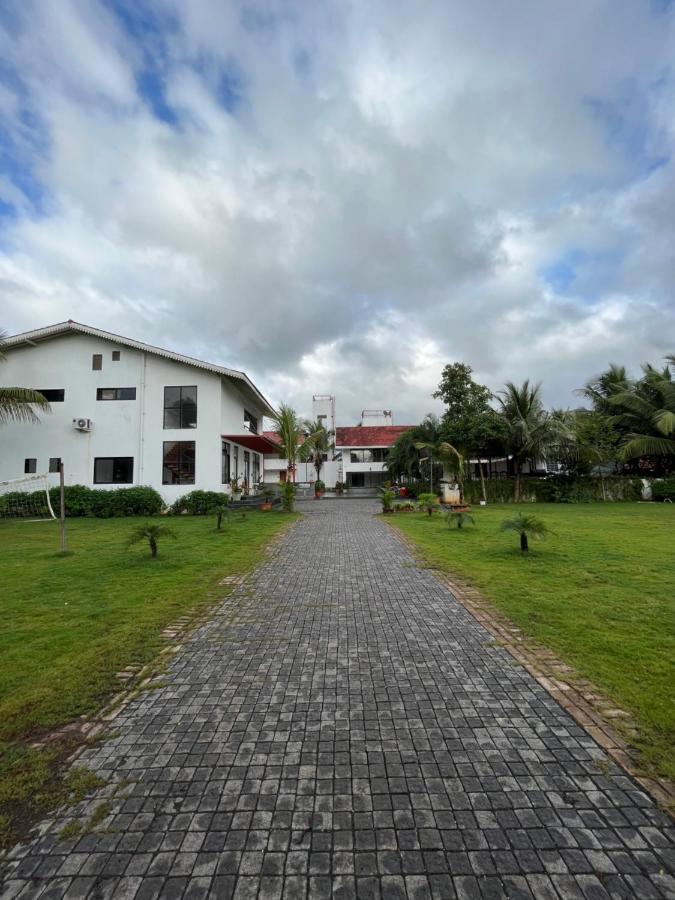 The Green Estate Resort Nászik Kültér fotó